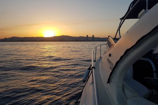 Sunset yacht ride in Barcelona + snacks and drinks