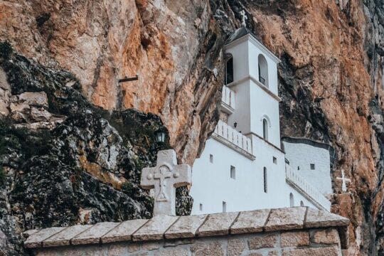 Private transfer from Podgorica to Ostrog monastery (minivan)