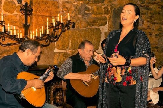 Live Fado Show with Traditional Dinner and Lisbon by Night