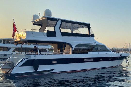 Istanbul Private Luxury Yacht on Bosphorus 20 mt 65feet
