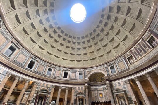 Rome Walking Tour in Pantheon, Colosseum and Roman Forum
