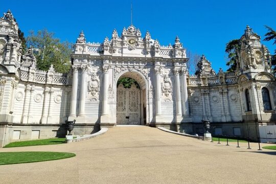 Dolmabahçe Palace Tour & Sunset Cruise on Luxury Yacht