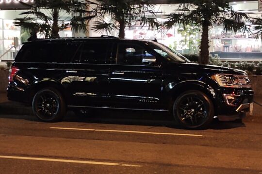 Private Transfer, Vancouver Intl. Airport to Vancouver, BC - VIP, SUV Transfer.