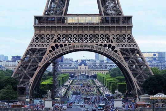Paris Private Walking Tour With A Professional Guide