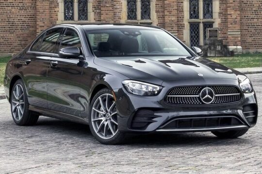 Private Transfer: Barcelona to Airport BCN by Business Car