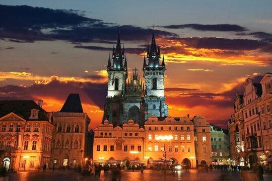 Private Scenic Evening Walking Tour in Prague