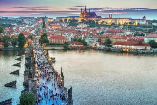 Private Door-to-door Transfer from Krakow to Prague with 2 hours for sightseeing
