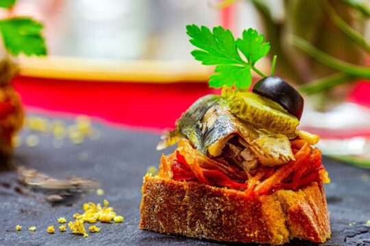 Island Dinner Experience with Locals in Praia da Vitória