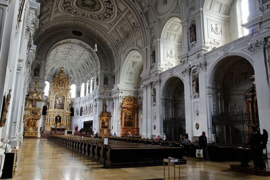 5 Top Churches in Munich Private Walking Tour