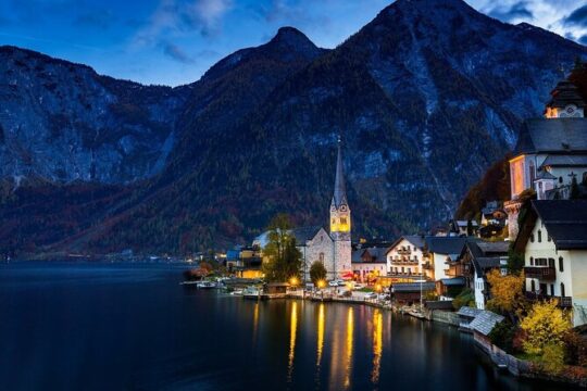 Private guided tour from Vienna to Hallstatt with Skywalk & Salt Mine Experience