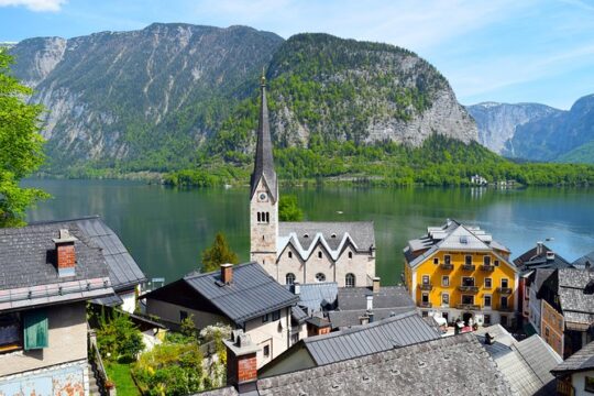 Private Eagle's Nest and Hallstatt tour from Salzburg