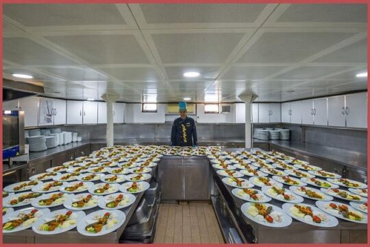 Dinner Cruise by Night on Bosphorus with a Traditional Show