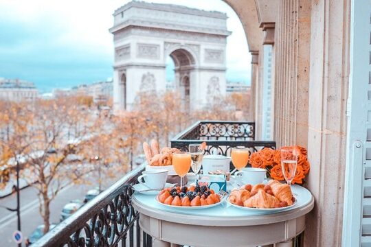 Full-Day Private Tour in Paris With Indian Meal and Pick up
