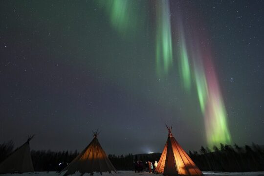 Rovaniemi Northern Light Hunt with Campfire and BBQ with Transfer