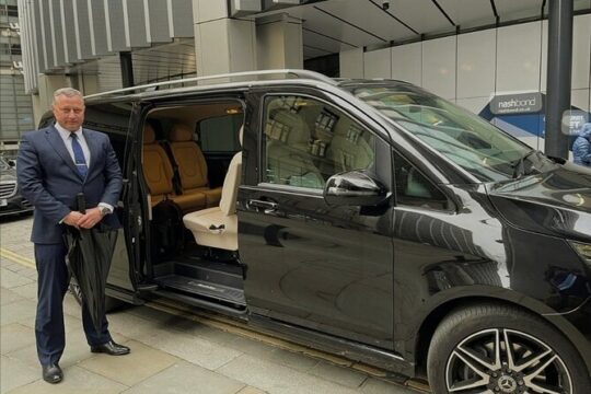 London Heathrow Airport Transfer In Luxury Mini Van For 5 People