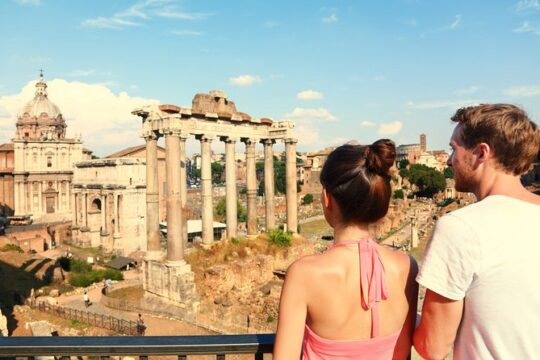 Colosseum & Rome: Romantic Walking Tour for Couples
