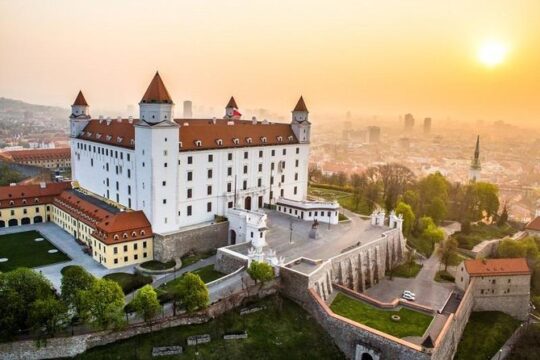 Private transfer from Prague to Budapest with a Sightseeing stop in Bratislava