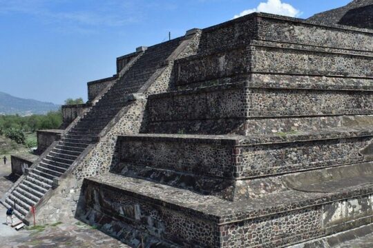 Thrifty combo 2 Days visiting Basilica of Guadalupe, Pyramids, Cuernavaca, Taxco