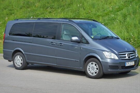 Private door-to-door Transfer from Krakow to Vienna