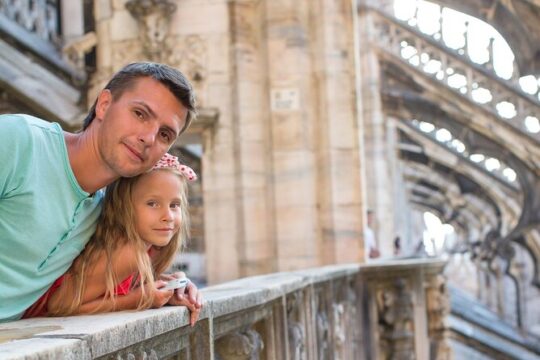 Private Walking Tour to Piazzas and Castles in Milan