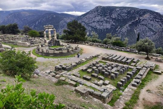 Athens to Delphi & Arachova Full-Day Private with Lunch & Museum Tickets