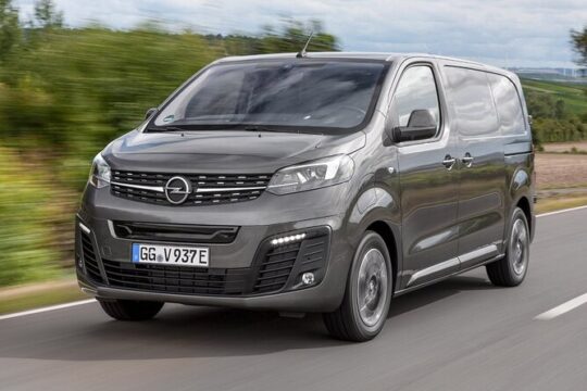 Departure Private Transfer Riga City to Riga Airport RIX by Minivan