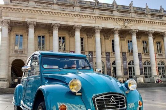 Visit of Bordeaux Unesco in a classic car & delicacies