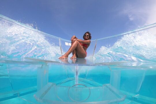 1-hour Clear Boat Tour in Nichupte Lagoon from Cancun