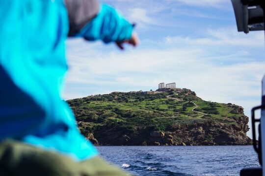 Half-Day Boat Tour Visiting Patroklos, Arsida and Sounio