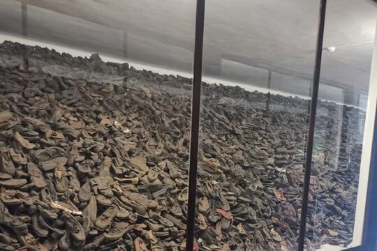 CV-Visit to the Auschwitz Camp in Italian with departure from Krakow