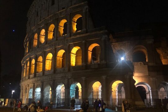Amazing Sunrise private tour of Rome (2hrs)