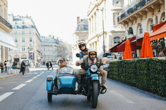 Paris Vintage Half Day Tour on a Sidecar Motorcycle
