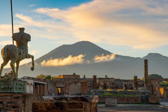 10 Hours Historical Tour in Campania