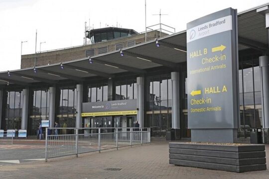 Private Leeds Bradford Departure Transfer - Hotel / Accommodation to Airport
