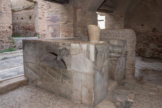 Daily life in Ostia Antica (private tour)