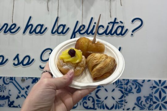 Private Historical and Street Food Walking Tour of Naples