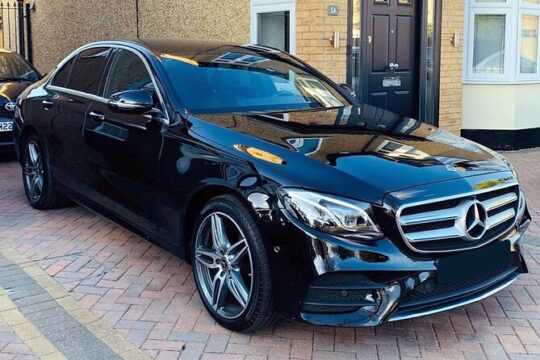 Arrival Private Transfer: Seattle Airport SEA to Seattle in Business Car