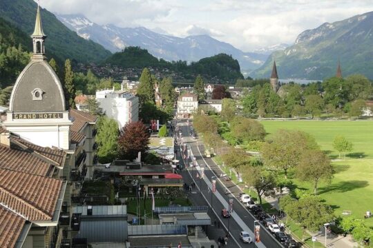 Interlaken Walking tour With a Private Professional Guide
