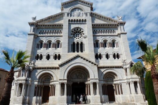 Private Transfer From Milan To Monaco With a 2 Hour Stop in Genoa