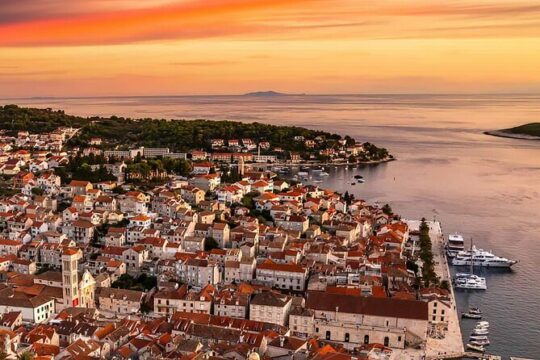 Hvar Island and Pakleni Islands Speedboat Private Tour from Split