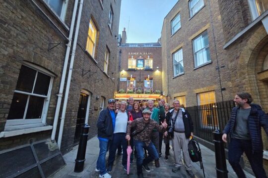 Private Pub Crawl and Sing-along London Experience