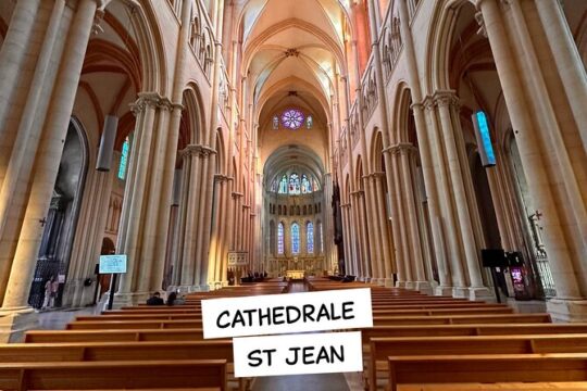 2 hours Walking Tour with a Lyonnais