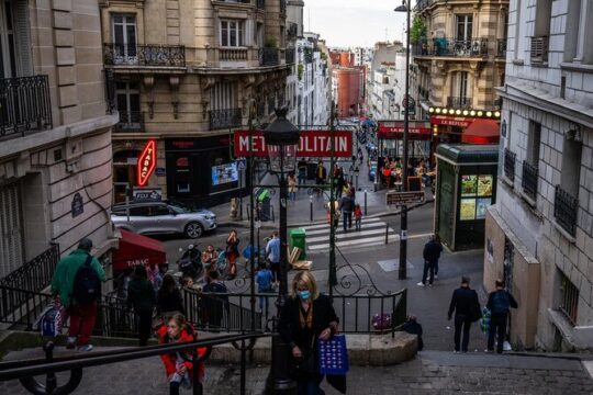 6 Hrs Le Marais and la Vallée Village Tour with CDG pick up