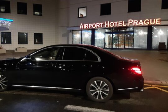 Private transfer Krakow to Prague