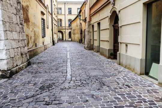 1-way Prague to Cracow - private transfer - Mercedes Benz - up to 7 passengers