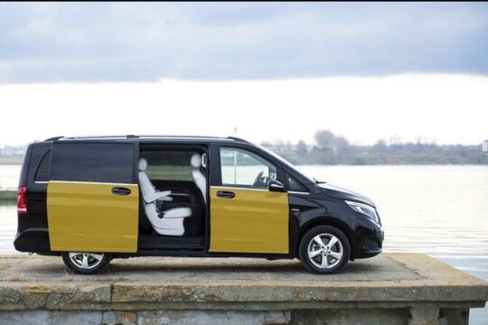 Transfer with wheelchair Accessible from Bcn airport/ port/city
