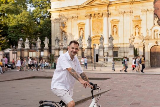 3-Hour Guided Bike Tour Highlighting Krakow