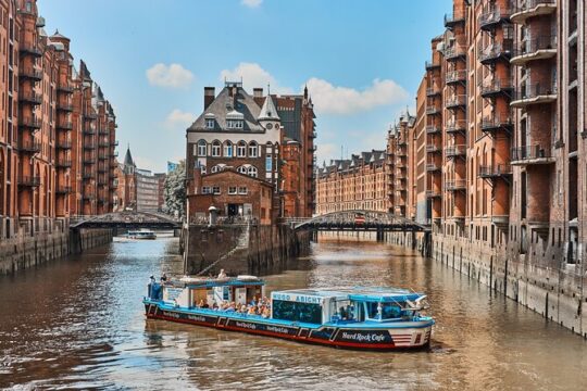 90-minute harbor tour through the Speicherstadt in Hamburg