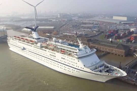 Tilbury Cruise Terminal to Gatwick Airport Private Arrival Transfer