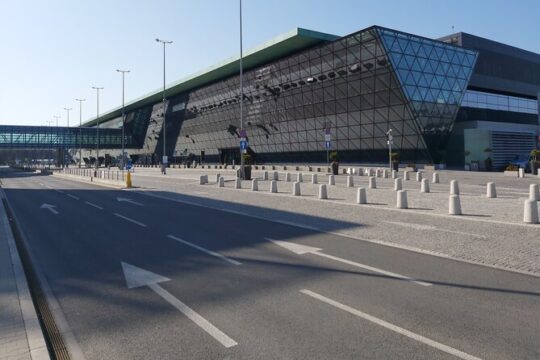 Kraków Balice Airport Transfer: Private One Way